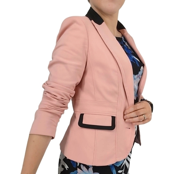 8 • New York & Company • Pale Pink w Black Full Sleeve Blazer - Picture 7 of 16